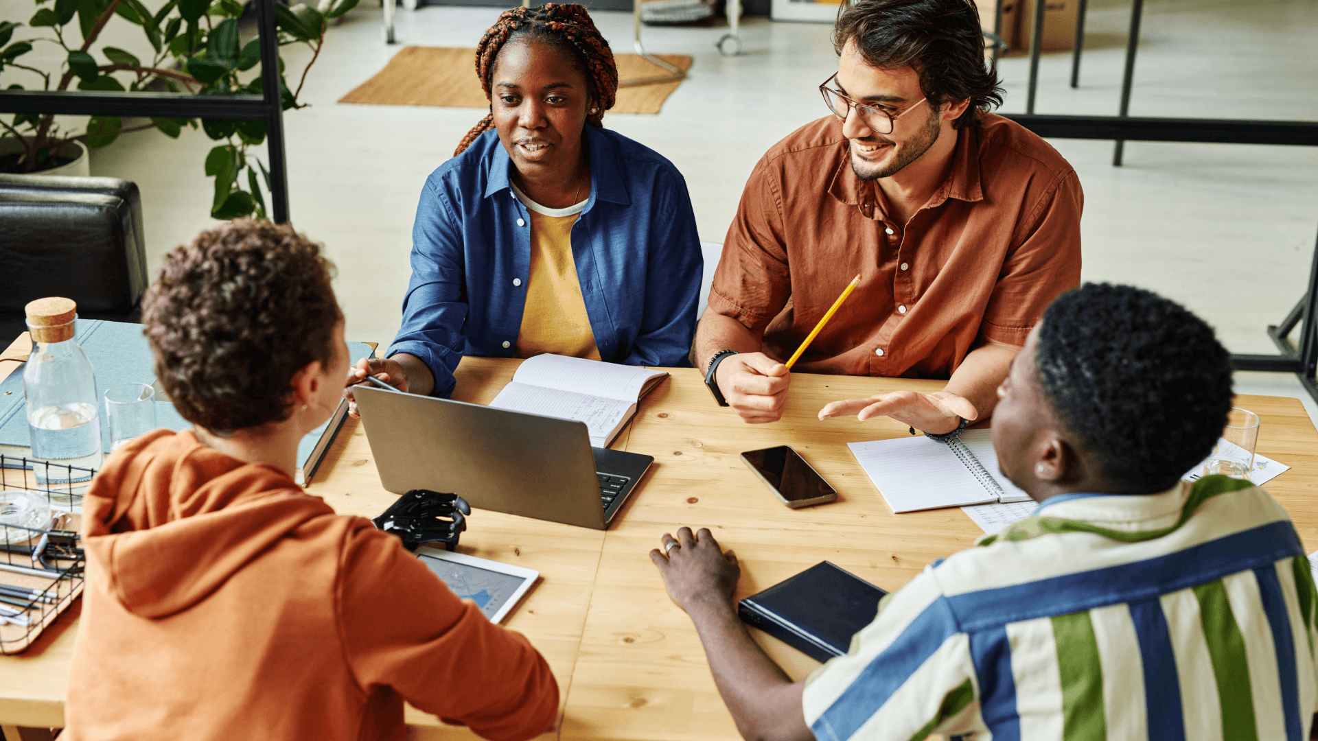 La communication interne est devenu le socle de la culture d'entreprise et un moyen pour les organisations d'engager durablement leurs collaborateurs.