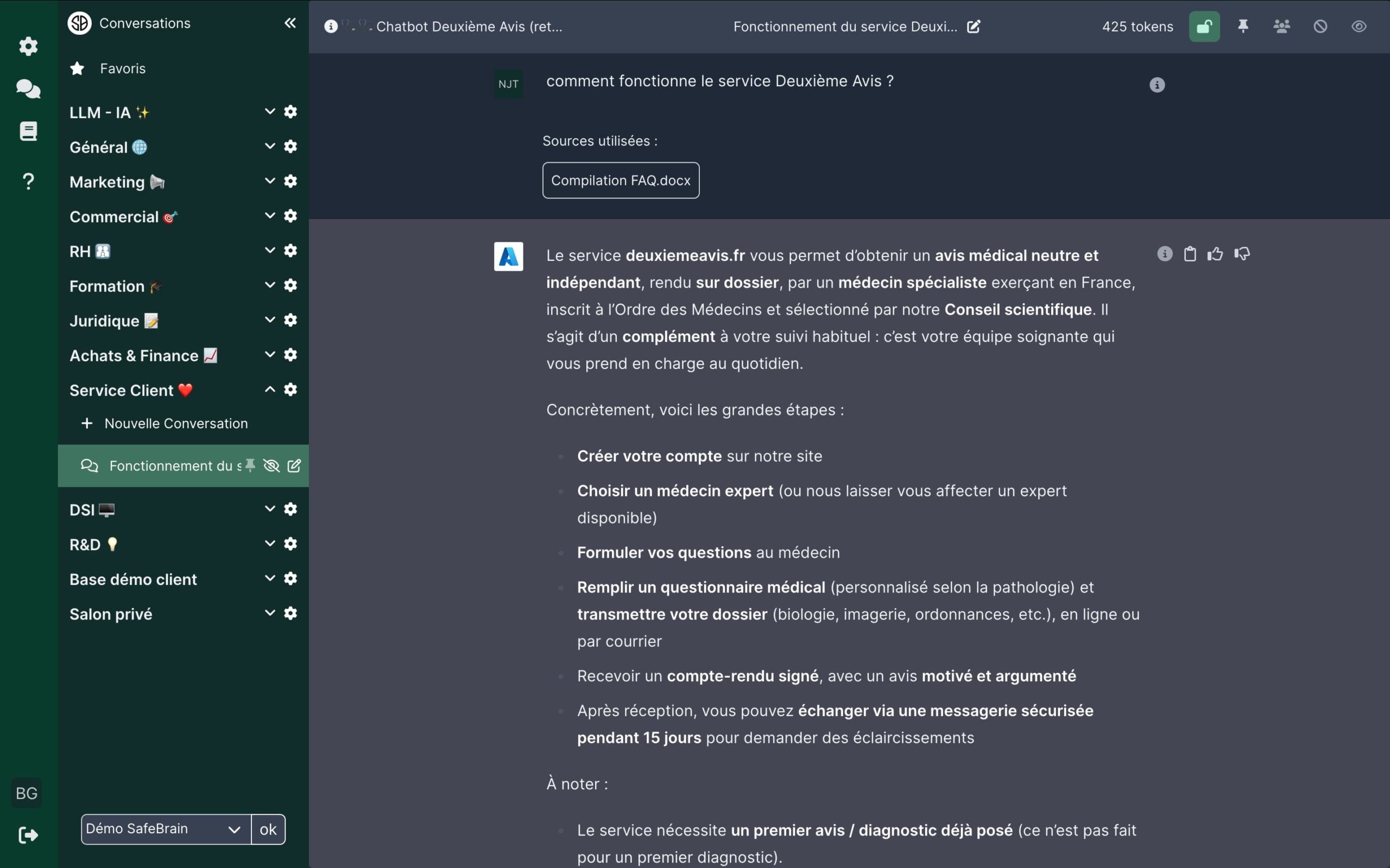 Capture d'écran de l'interface SafeBrain.ai montrant une conversation avec un agent IA qui répond à une question sur le fonctionnement d'un service, avec citation des sources utilisées.